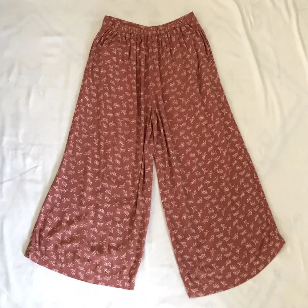 American Eagle Rosy Pink Ditzy Floral Wide Leg Cropped Rayon Pants - S
